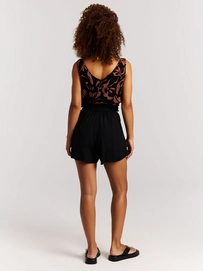 8---16661009_375_model_back-full_01