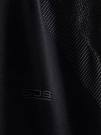 2---Napier-Men tee-B001-6-Detail