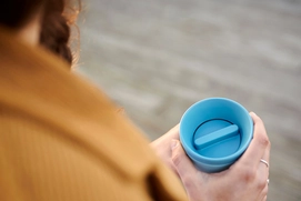 6---usp_images_others-1041800_usp04_insulatedmug_lidstaysmugwhiledrinking (1)