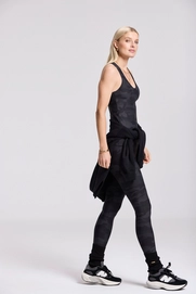2---websize_Shot04_0127_Deblon_ecom_16dec24