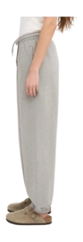 4---CS1019_Organic-Sweatpants-2.0_Heather-Grey_Female_4-_no-bg