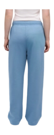 5---ss25-straightleg-seaside-blue-female_5-_no-bg