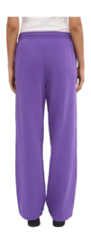 5---CS1018_Organic-Straight-Leg-Sweatpants_Ultra-Violet_Female_5-_no-bg