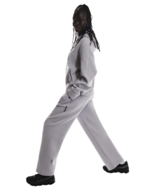 6---1WF30390174-focus_tech_sweatpants-fw25-lilac-w-4x5-tr-g3