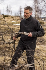 10---F90487_FW18_fvqy_koster_sweater_m_21
