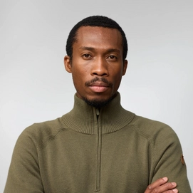 5---Ovik_Lite_Half_Zip_M_12600305-625_F_MODEL_0403