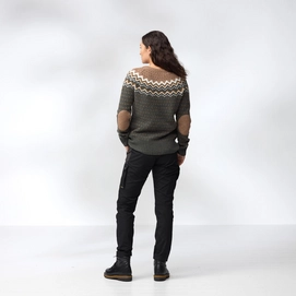 7---Ovik_Knit_Sweater_W_89941-662_D_MODEL_FJR
