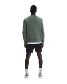 7---1MF30310153-focus_tech_crew-fw25-olive-m-4x5-tr-g2