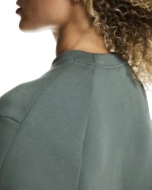2---1WF30380153-focus_tech_crew-fw25-olive-w-4x5-tr-g5
