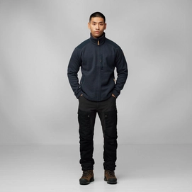 3---Buck_Fleece_M_81328-555_C_MODEL_FJR