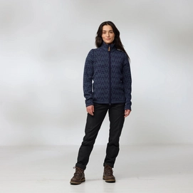 3---Snow_Cardigan_W_89912-555_C_MODEL_1618