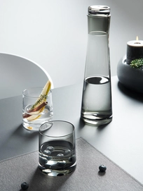 3---Lina-Karaffe-Glas-grau