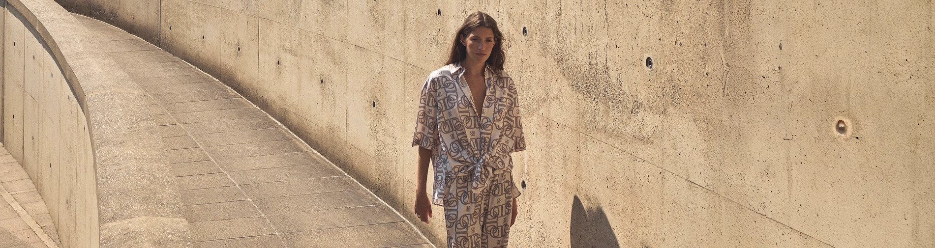 SHOP WOMEN'S CLOTHING